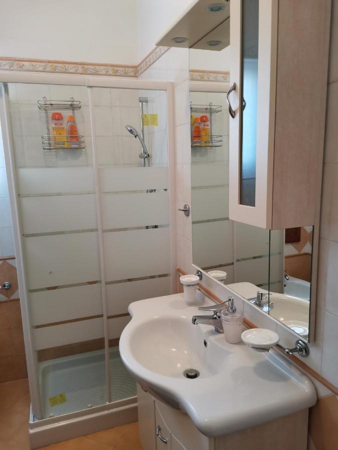 Intero Appartamento " Sea Breeze" Mola di Bari Exterior foto