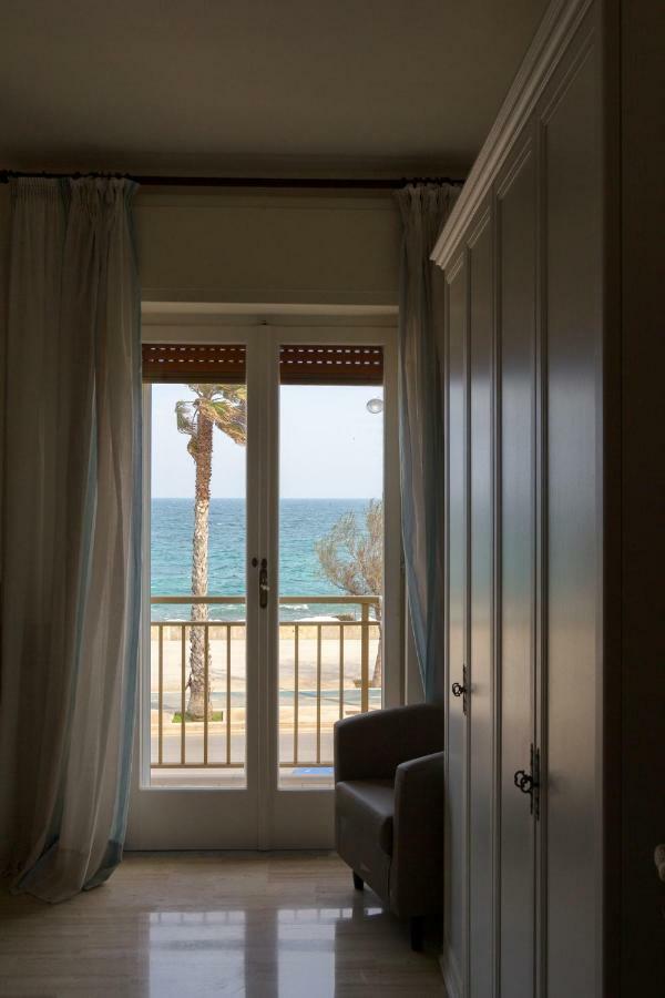 Intero Appartamento " Sea Breeze" Mola di Bari Exterior foto